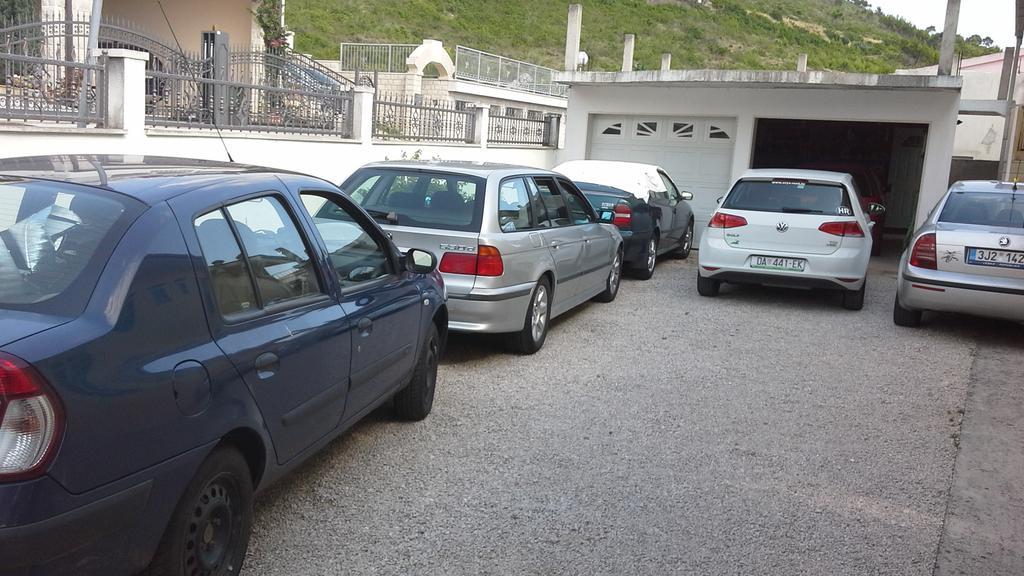 Apartments Anini Dvori Promajna Bagian luar foto