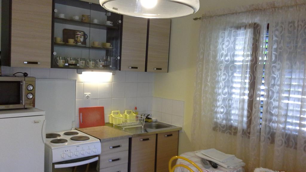 Apartments Anini Dvori Promajna Bagian luar foto